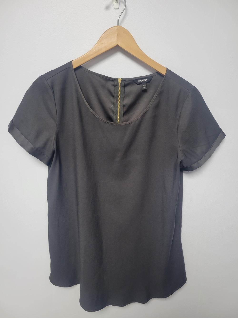 Express Women’s Black Short-Sleeve Scoop Neck Top